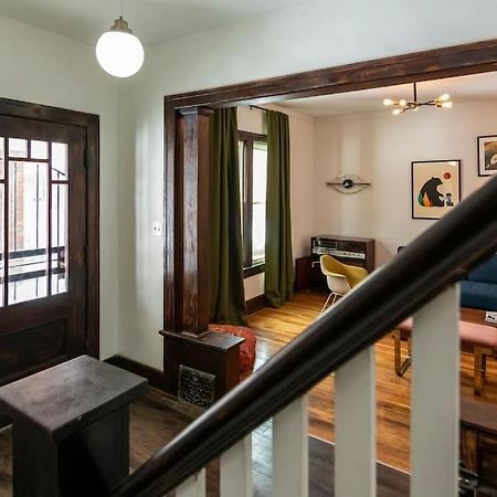 デトロイト Luxe Mid-Century Styled Historic Townhouse #1ヴィラ エクステリア 写真