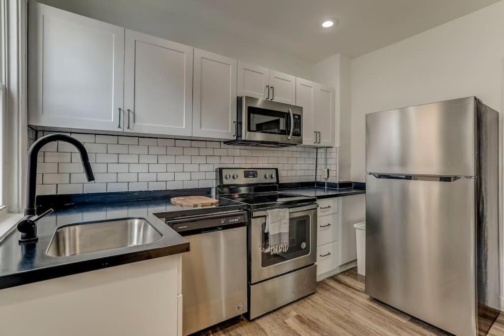 デトロイト Luxe Mid-Century Styled Historic Townhouse #1ヴィラ エクステリア 写真