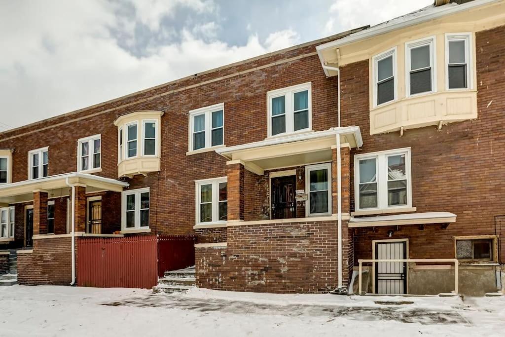 デトロイト Luxe Mid-Century Styled Historic Townhouse #1ヴィラ エクステリア 写真