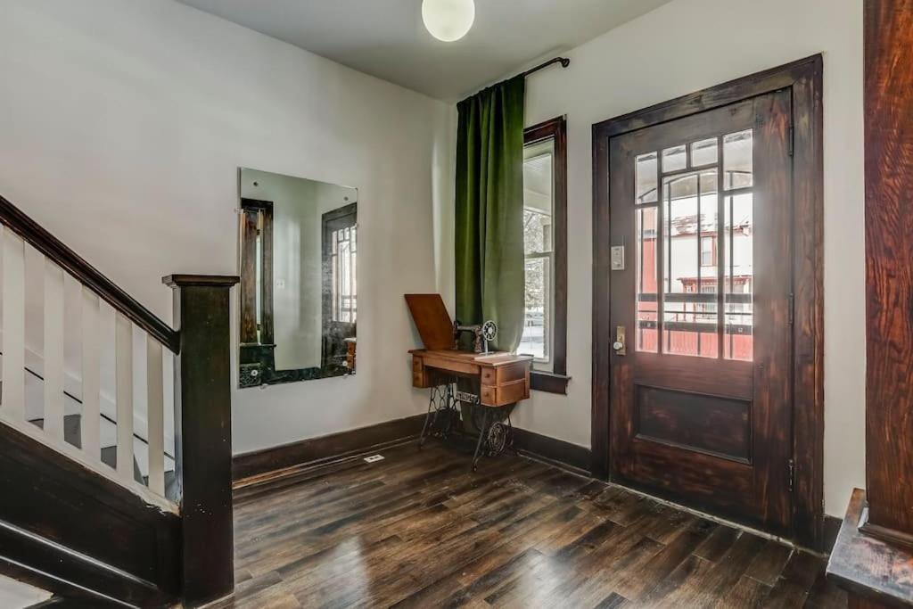 デトロイト Luxe Mid-Century Styled Historic Townhouse #1ヴィラ エクステリア 写真